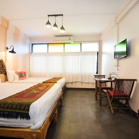 Hotel At Phra Sing Retro Chiang Mai Exterior foto